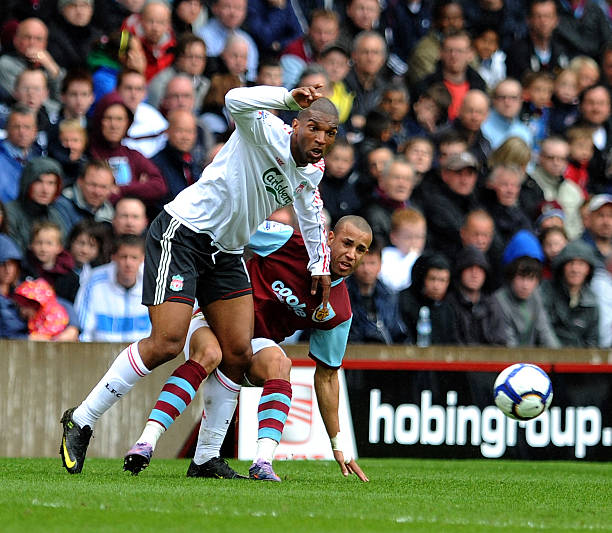 就有两人来 就有两人来