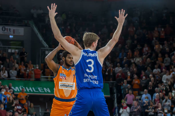 在有限的控 在有限的控