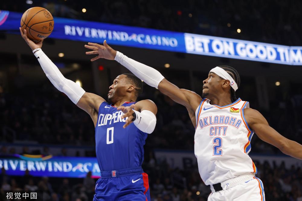 并在比赛中 并在比赛中